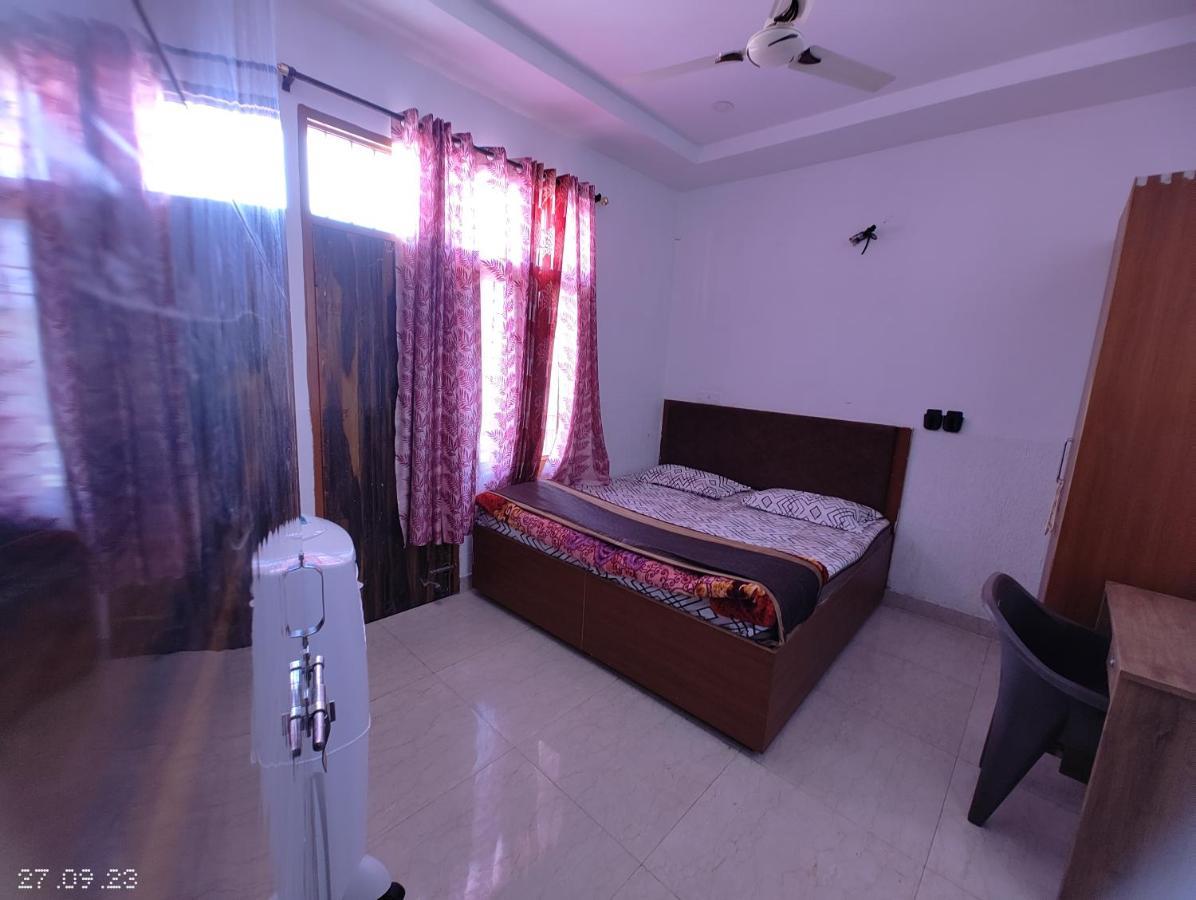 Hotel Yolo- Chandīgarh Exterior foto