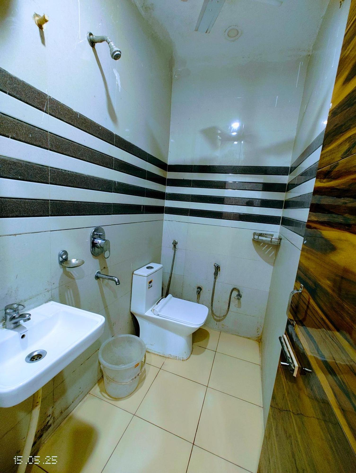 Hotel Yolo- Chandīgarh Exterior foto
